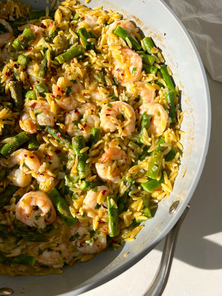 Creamy Shrimp Scampi with Orzo and Asparagus in a large pan